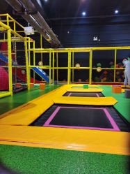 -蹦蹦跳跳(新奥购物中心店)