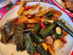-闯关东东北农家菜(崂山石老人店)