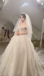 -艾米丽婚纱礼服