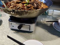 -昱龙大盆牛蛙馆(三兴街总店)