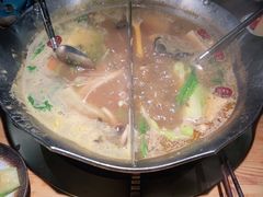 -湊湊火锅·茶憩(杭州湖滨银泰in77店)