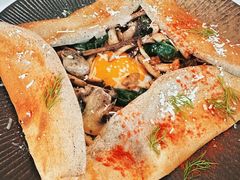 蘑菇菠菜煎饼早午餐-the rug 飞毯 (朝阳公园店)