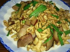 萝卜干炒腊肉-湘缘道客•湘缘饭店·25年湘菜馆(古墩路店)