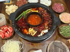 -黄潇洒老火锅(九眼桥宏济巷店)