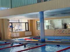 -鲸灵公元游泳中心