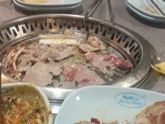 -金滏山烤肉·海鲜·火锅自助餐厅(襄阳万达店)