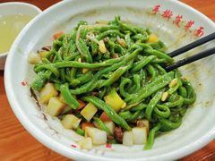 杂酱面-手擀菠菜面(西康路店)