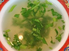-毛辣果·贵州红酸汤牛肉火锅(西单店)