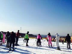 -采薇庄园四季滑雪场