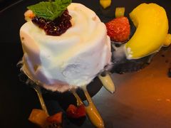 自制焦糖坚果冰糕-YUE·6·西式融合餐厅(外滩六号店)
