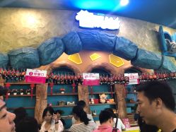点击看大图 售票处-维佳童话镇演出现场(徐东店)