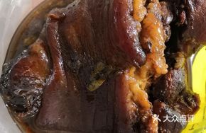 Braised Pig Trotter with Rock Sugar