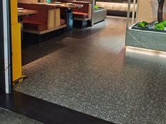 -芝小官毛肚火锅海鲜自助(苏州吴江区万宝店)