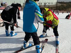 -华彬猛犸滑雪场