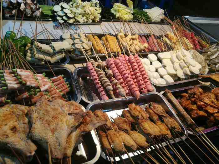 梁记烧烤(南丰路店)-"【点评家】南丰路上唯一的烧烤摊,靠近南.