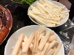 -巴四老城区炭火蛙锅(张江店)