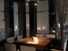 -唐拉雅秀酒店-西锦汇空中BBQ·思创餐厅