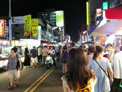 -六合夜市