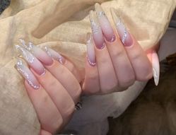 -猪猪女孩日式美睫美甲