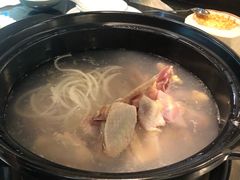 -东椰·海南椰子鸡火锅(朝阳门店)