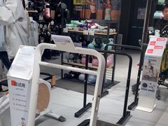 -迪卡侬(环球港店)