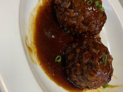 鸭蛋黄狮子头-福荣新中式餐厅