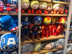 -名创优品(北京新中关购物中心地铁层店)