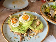 牛油果煮蛋吐司-RAC BAR(安福路店)