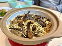 干锅鹿茸菇-吕氏疙瘩汤·海鲜新鲁菜(凯德mall新都心店)