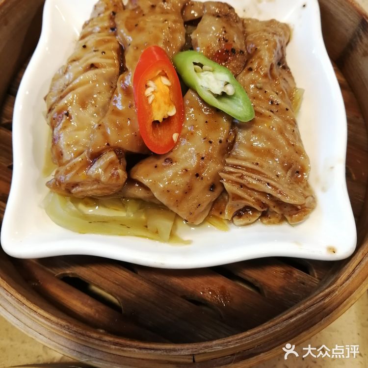 分量都好扎实「百合酱蒸凤爪」爪子个头大