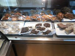 面包甜点陈列柜-年记·兴顺斋 牛街清真熟食小吃店