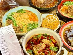 -爆炸头阿姨小四川正宗川味小吃(无任何分店)