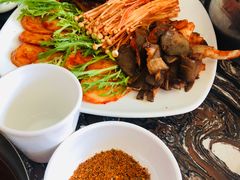 -啊美丽炭火烤肉(滑翔一店)