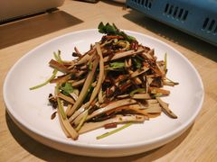 -关东小磨东北菜(上海长风大悦城店)