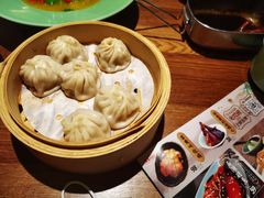 弄堂里小笼包-弄堂里·寻味杭州(湖滨银泰in77C区店)
