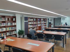 -上海市静安区图书馆(新闸路馆)