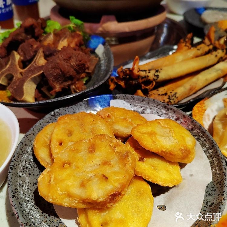 就着牛杂锅,嗦了三碗粉👍