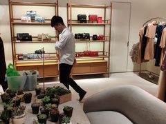 -杭州西湖银泰百货