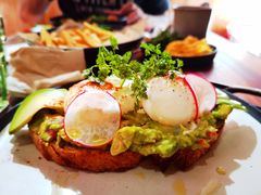 牛油果温泉蛋吐司-O'mills Sourdough Bakery&Bistro(永嘉路店)