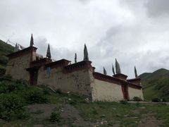 -比如骷髅墙景区