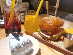 -三勾JJJ Burger&Coffee(梅溪湖店)