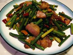 腊肉炒蒜苔-JUKEBOX玖部音乐餐厅(华侨城店)