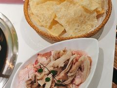 -洪氏嗨捞·广东猪肚鸡·椰子鸡火锅(西咸万象城店)