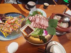 -老滇山寨•云南特色菜•地方菜•民族风情歌舞表演(金碧店)