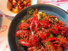 -肥肥虾庄·金牌油焖大虾(汉街SKP店)