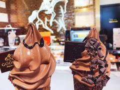 浓醇黑巧味软冰淇淋-GODIVA(海岸城店)