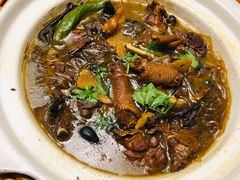 小鸡炖蘑菇-关东大厨老三熏鹅(新石店)
