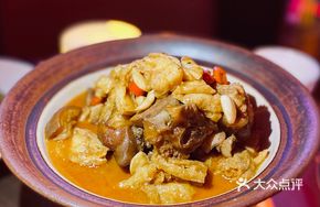 Braised Pig Trotter with Dried Tofu Sheets