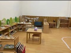 -婴智贝佳蒙特梭利早教托育中心(杨浦店)
