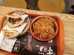 -十三朝牛馍王擀面皮(骡马市店)
